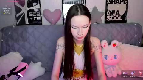 Snapshot of kittimissi chatting on 11.23.25 Kitti online show from 11.23.25