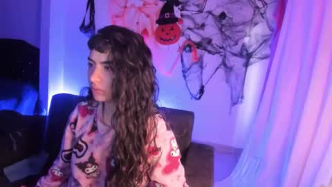 kitty__chs online show from 11.19.25