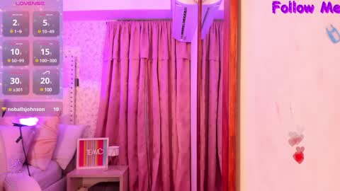 Snapshot of kitty__rouse chatting on 12.12.24 Kitty online show from 12.12.24