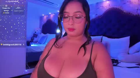 Snapshot of kitty__rouse chatting on 06.25.26 Kitty online show from 06.25.26