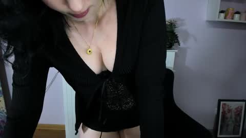 Snapshot of kitty_denise chatting on 11.11.25 Denise online show from 11.11.25