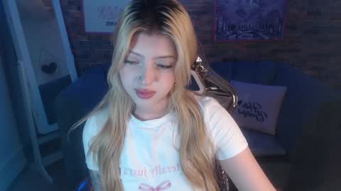 kitty_fox_b online show from 01.10.25