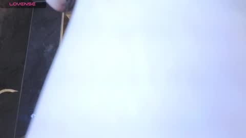 Snapshot of kitty_fox_b chatting on 10.20.25 kitty_fox_b online show from 10.20.25