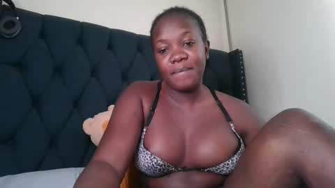 kitty_kerry online show from 10.21.25