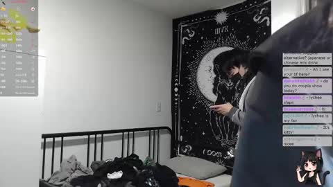 Snapshot of kitty_krush chatting on 11.25.25 Kitty online show from 11.25.25