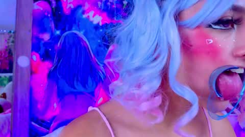 Snapshot of kitty_niki chatting on 12.15.25 Nicol Gomez online show from 12.15.25