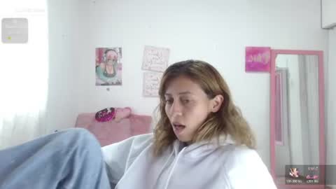 Snapshot of kitty_seducction chatting on 07.19.26 Aleja online show from 07.19.26