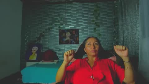 Snapshot of kitty_violet_ chatting on 12.16.25 violet online show from 12.16.25