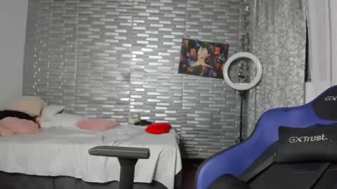 violet online show from 04.17.26