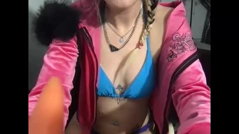 Snapshot of kittycatkendra chatting on 02.18.25 kittycatkendra online show from 02.18.25