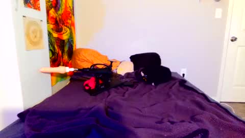 Snapshot of kittygoddess420 chatting on 10.11.25 babygirlkitty online show from 10.11.25