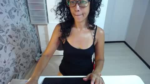 Snapshot of kittykatss chatting on 06.16.26 Viktoria online show from 06.16.26