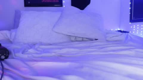 Snapshot of kittykay86 chatting on 01.18.25 Bella Blue BBW online show from 01.18.25