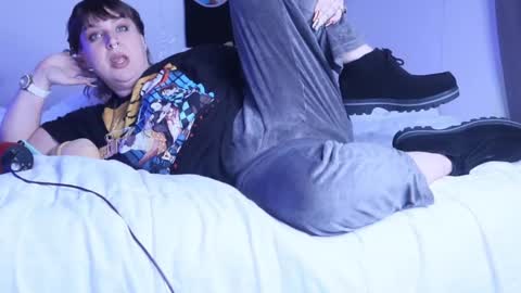 Snapshot of kittykay86 chatting on 02.10.25 Bella Blue BBW online show from 02.10.25