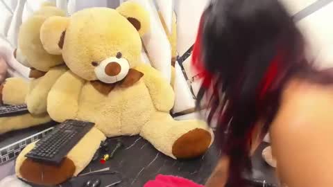 kittylovely  online show from 01.23.25