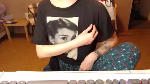 KittyloveMoon online show from 04.18.26