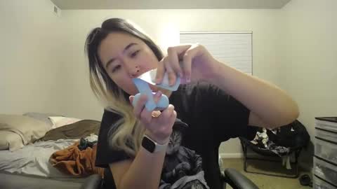 Snapshot of kittymei chatting on 12.22.24 Mei online show from 12.22.24