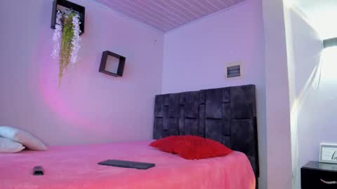 kitty  online show from 09.13.25