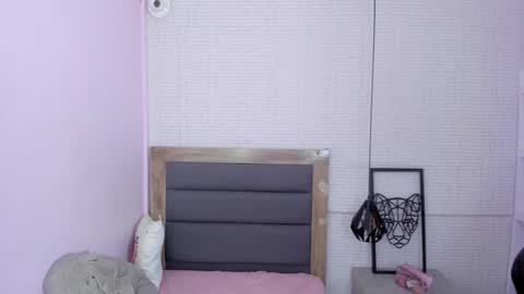  K I T T  Y  online show from 01.10.25