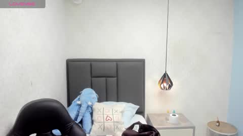  K I T T  Y  online show from 01.11.25