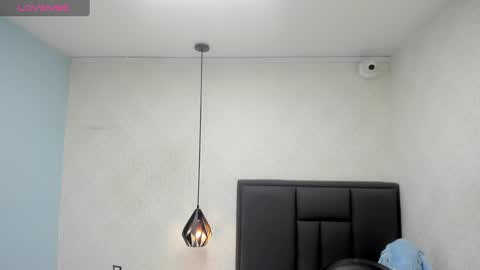  K I T T  Y  online show from 01.15.25