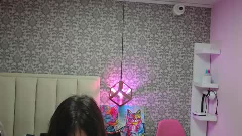  K I T T  Y  online show from 02.25.25