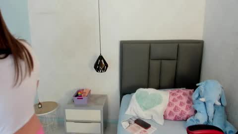  K I T T  Y  online show from 02.26.25