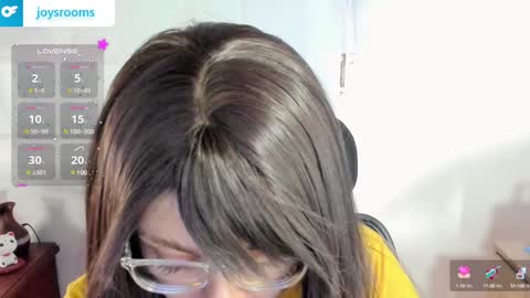 Snapshot of kittytrixy97 chatting on 12.16.24 Kitty Trixy online show from 12.16.24