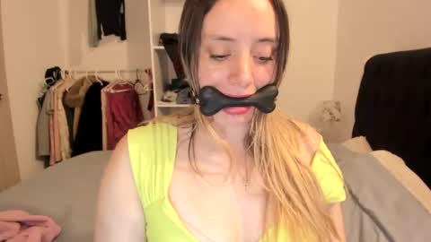 kittywantslove23 online show from 10.15.25