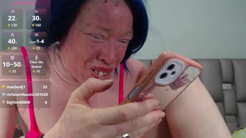 kittywhiteass online show from 10.16.25