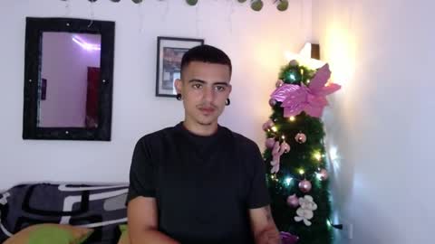 Snapshot of kizame___ chatting on 12.13.25 kizame___ online show from 12.13.25