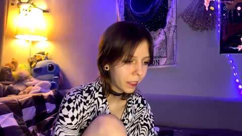 Snapshot of kizziequiroz chatting on 11.27.25 Luna online show from 11.27.25