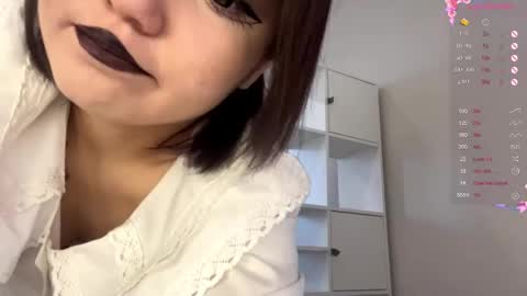 Snapshot of kizziequiroz chatting on 02.05.26 Luna online show from 02.05.26