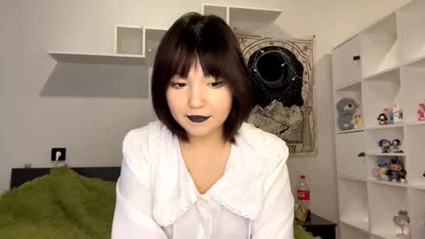 Snapshot of kizziequiroz chatting on 02.10.26 Luna online show from 02.10.26