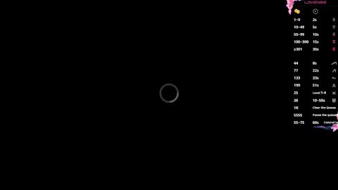 Snapshot of kizziequiroz chatting on 02.14.26 Luna online show from 02.14.26