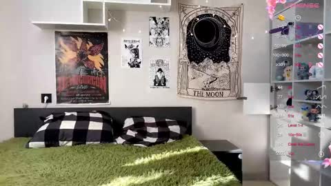 Snapshot of kizziequiroz chatting on 02.20.26 Luna online show from 02.20.26