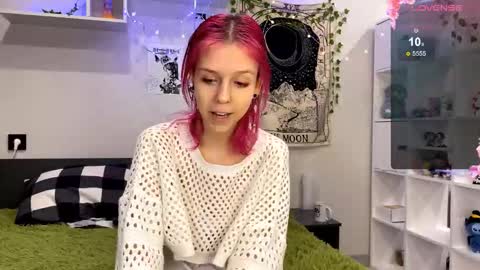 Snapshot of kizziequiroz chatting on 02.25.26 Luna online show from 02.25.26