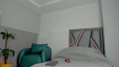 klariz09 online show from 09.24.25