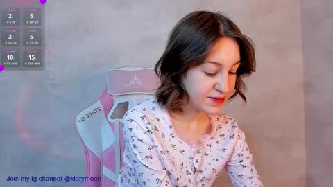 Snapshot of klary_moon chatting on 10.10.25 Lisa online show from 10.10.25