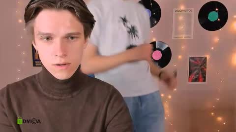 Snapshot of klaus_rice chatting on 12.18.25 klaus_rice online show from 12.18.25