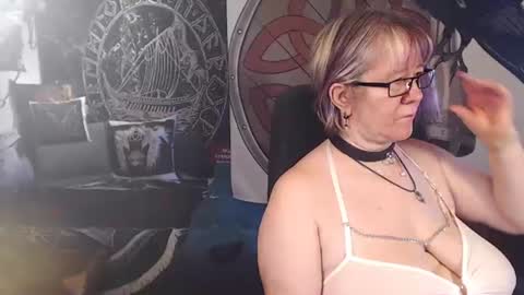 Snapshot of kleiner_teufel chatting on 06.17.26 Michelle online show from 06.17.26