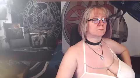 Snapshot of kleiner_teufel chatting on 06.22.26 Michelle online show from 06.22.26