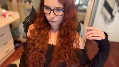 Snapshot of klementinagirl chatting on 02.01.25 Klementinafanslyklementina6661 online show from 02.01.25