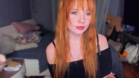Snapshot of klementinagirl chatting on 12.17.25 Klementinafanslyklementina6661 online show from 12.17.25