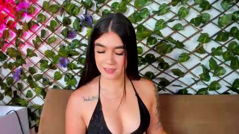 Snapshot of kloe_bella chatting on 09.23.25 kloe_bella online show from 09.23.25