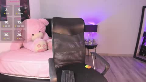 Snapshot of kloebaby_ chatting on 01.09.26 KLOE online show from 01.09.26
