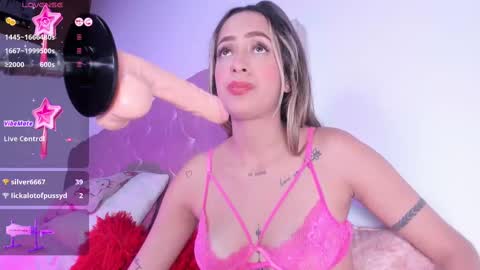 Snapshot of kloepraga chatting on 02.22.25 SWEET KHLOE FUCK MACHINE ACTIVE online show from 02.22.25