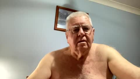 Snapshot of knights2001 chatting on 07.21.26 Aussiedude online show from 07.21.26