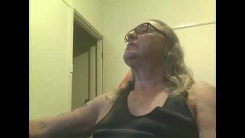 knobout online show from 10.04.25