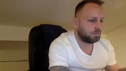 Snapshot of kobasic chatting on 01.07.26 hugo online show from 01.07.26